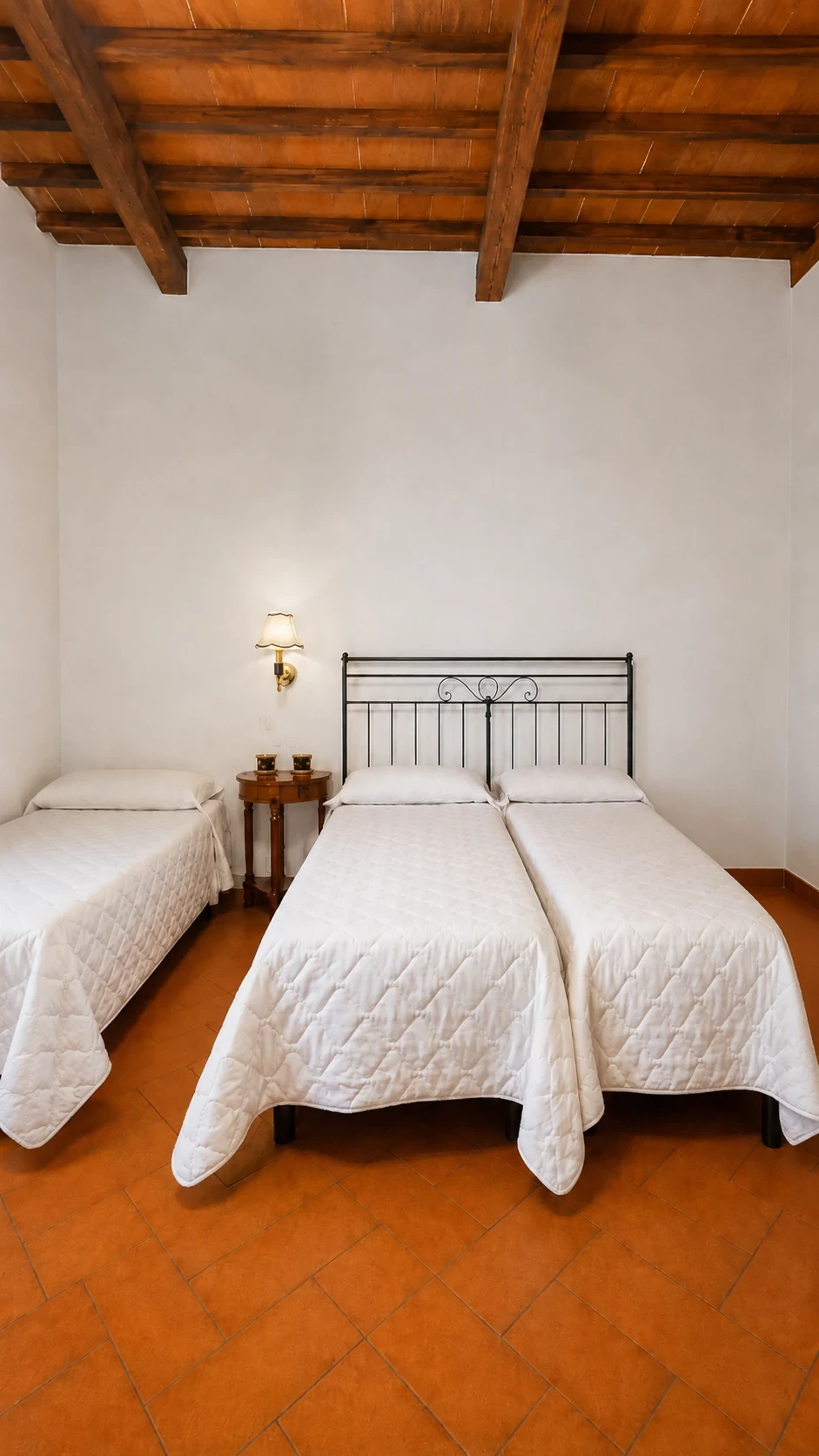 Il letto matrimoniale e il letto singolo della Camera Le Lase visti frontalmente